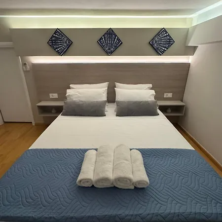 Foumidon Apartments, Chania