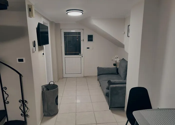 Foumidon Apartments, Chania